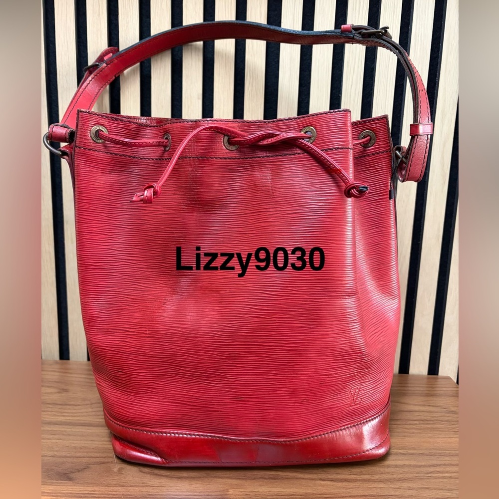1/59 wins the Burberry! $25 Off $75! Must be used in that show! READ RULES! - Picture 11 of 16